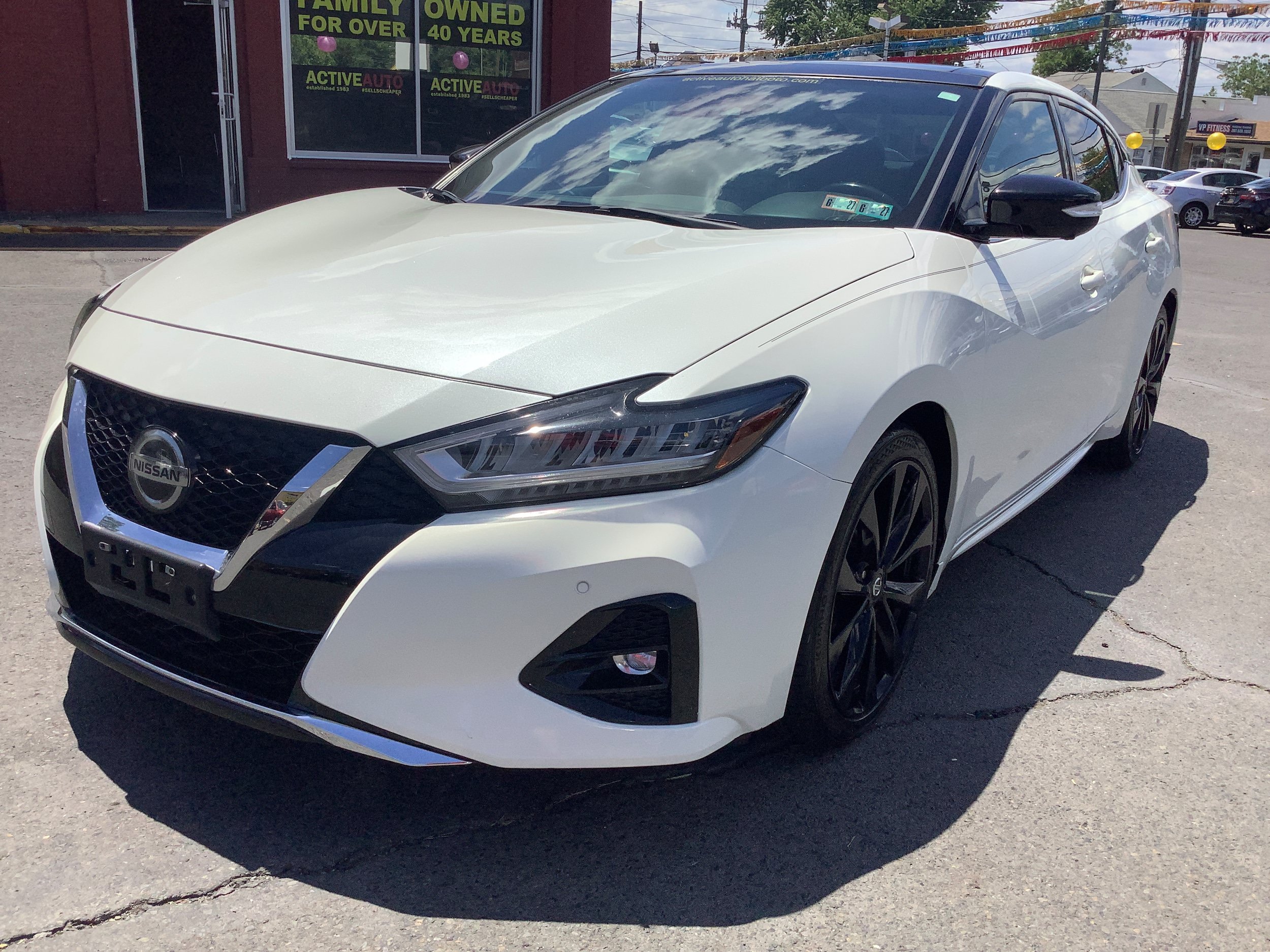 Used 2019 Nissan Maxima SR w/ Premium Package FWD image 3