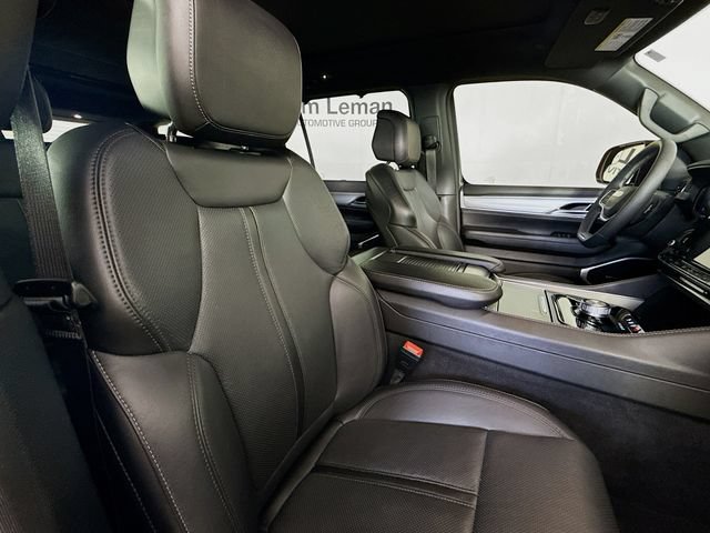 Used 2023 Jeep Wagoneer Series II RWD image 31