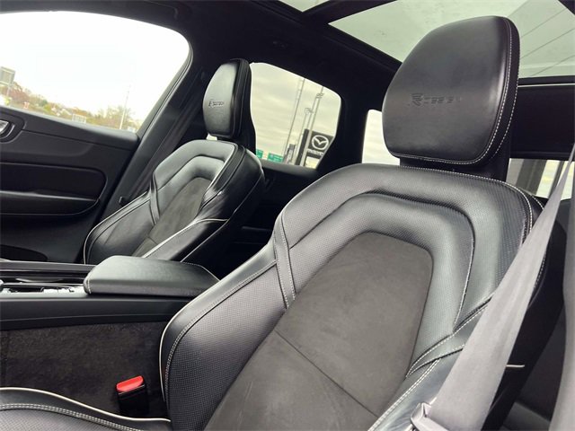 Used 2019 Volvo XC60 T6 R-Design w/ Protection Package image 10