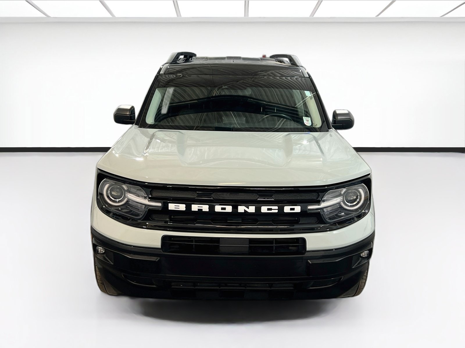 Used 2023 Ford Bronco Sport Outer Banks w/ Tech Package AWD/4WD image 2