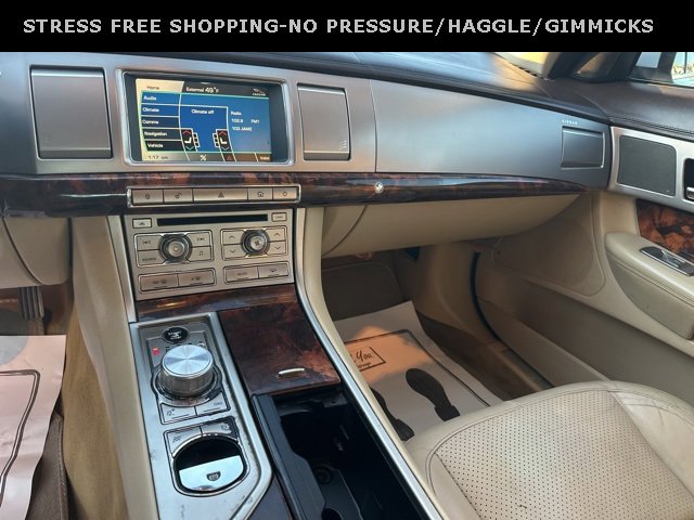 Used 2011 Jaguar XF Premium image 15