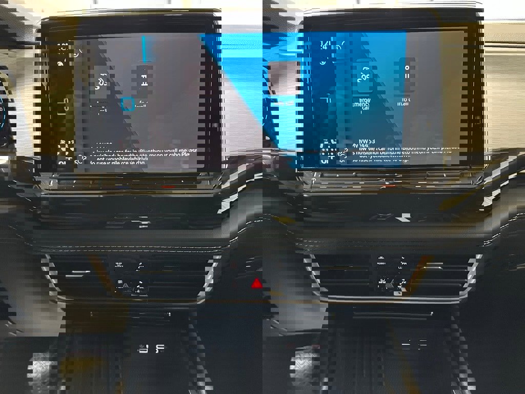 Used 2025 Volkswagen Atlas Cross Sport SE image 25