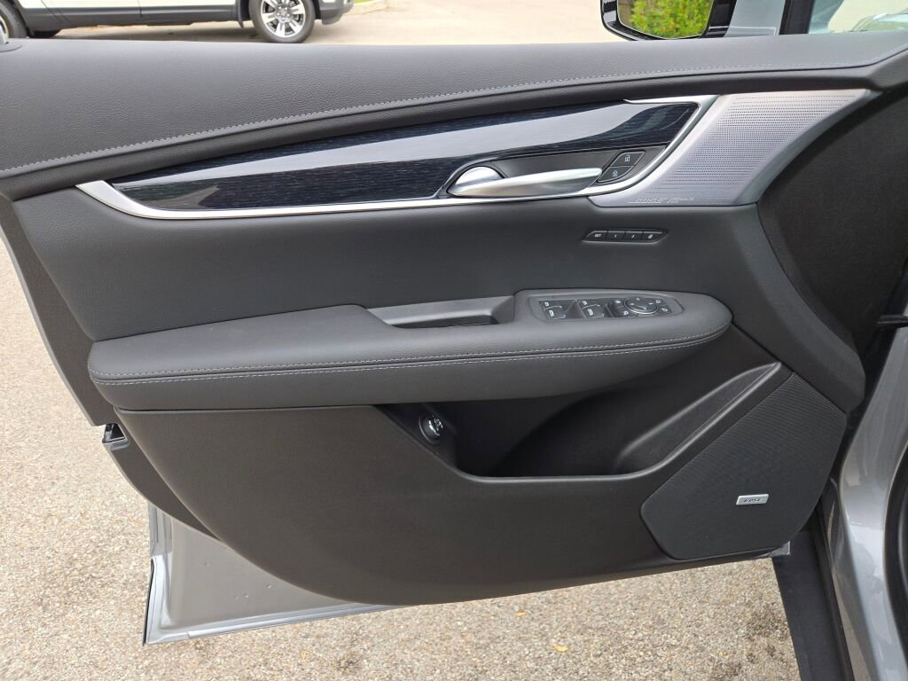 New 2025 Cadillac XT5 Premium Luxury w/ LPO, Floor Liner Package image 21