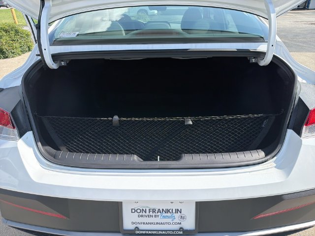 New 2026 Hyundai Elantra SE FWD image 17