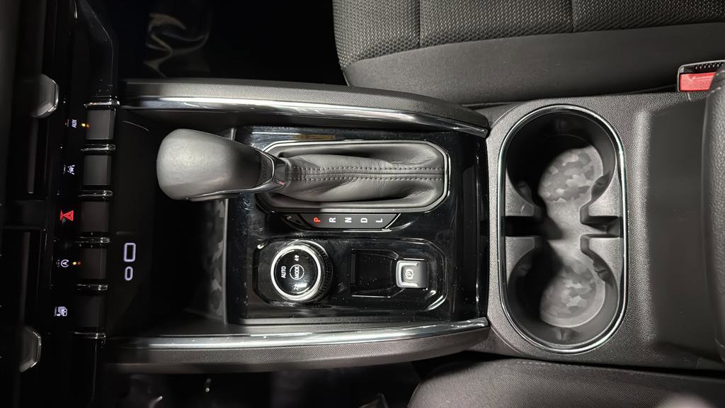 Used 2024 GMC Canyon Elevation w/ Convenience Package image 28