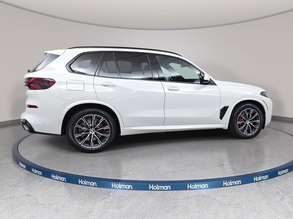 New 2026 BMW X5 xDrive50e w/ M Sport Package AWD/4WD image 4