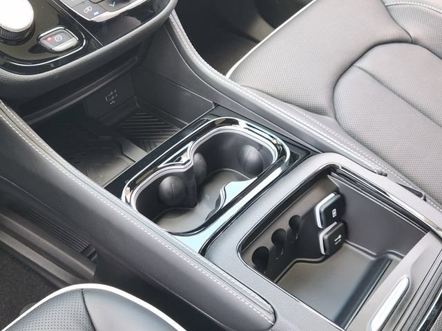 New 2027 Chrysler Pacifica Limited FWD image 17