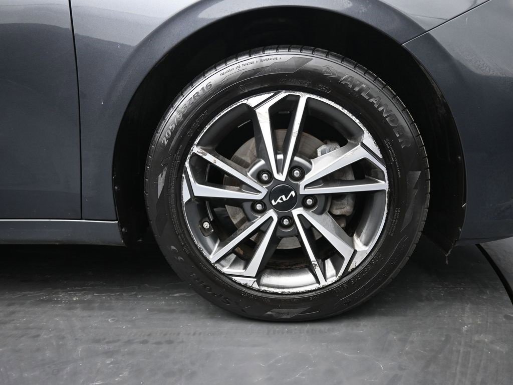 Used 2022 Kia Forte LXS image 10