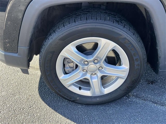 Used 2024 Jeep Compass Sport image 9