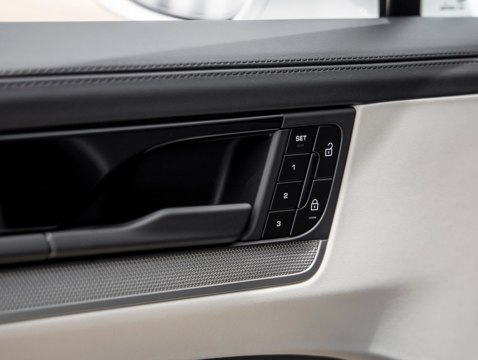 New 2026 Porsche Cayenne S AWD/4WD image 21