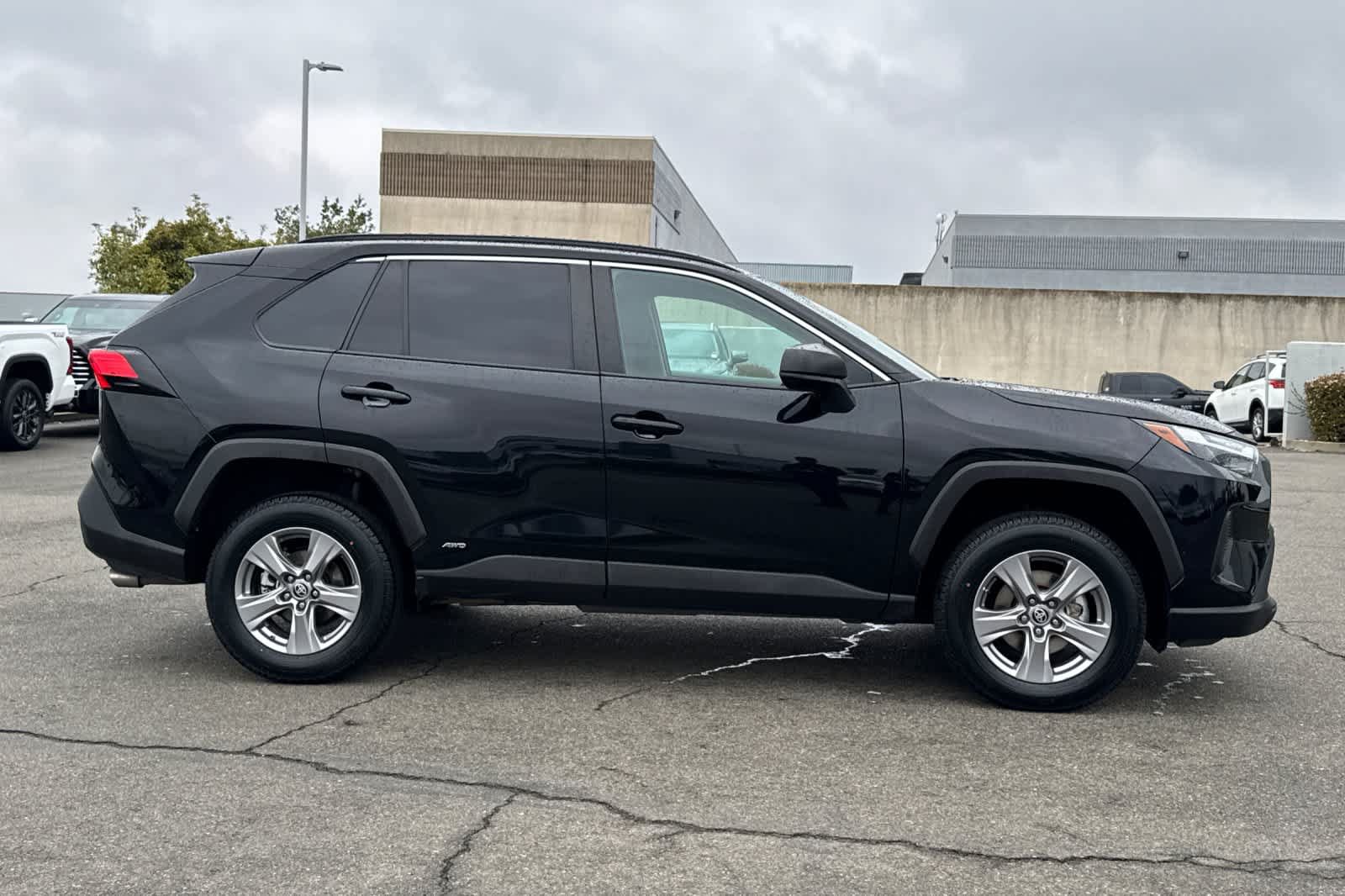 Certified 2024 Toyota RAV4 LE AWD/4WD image 6