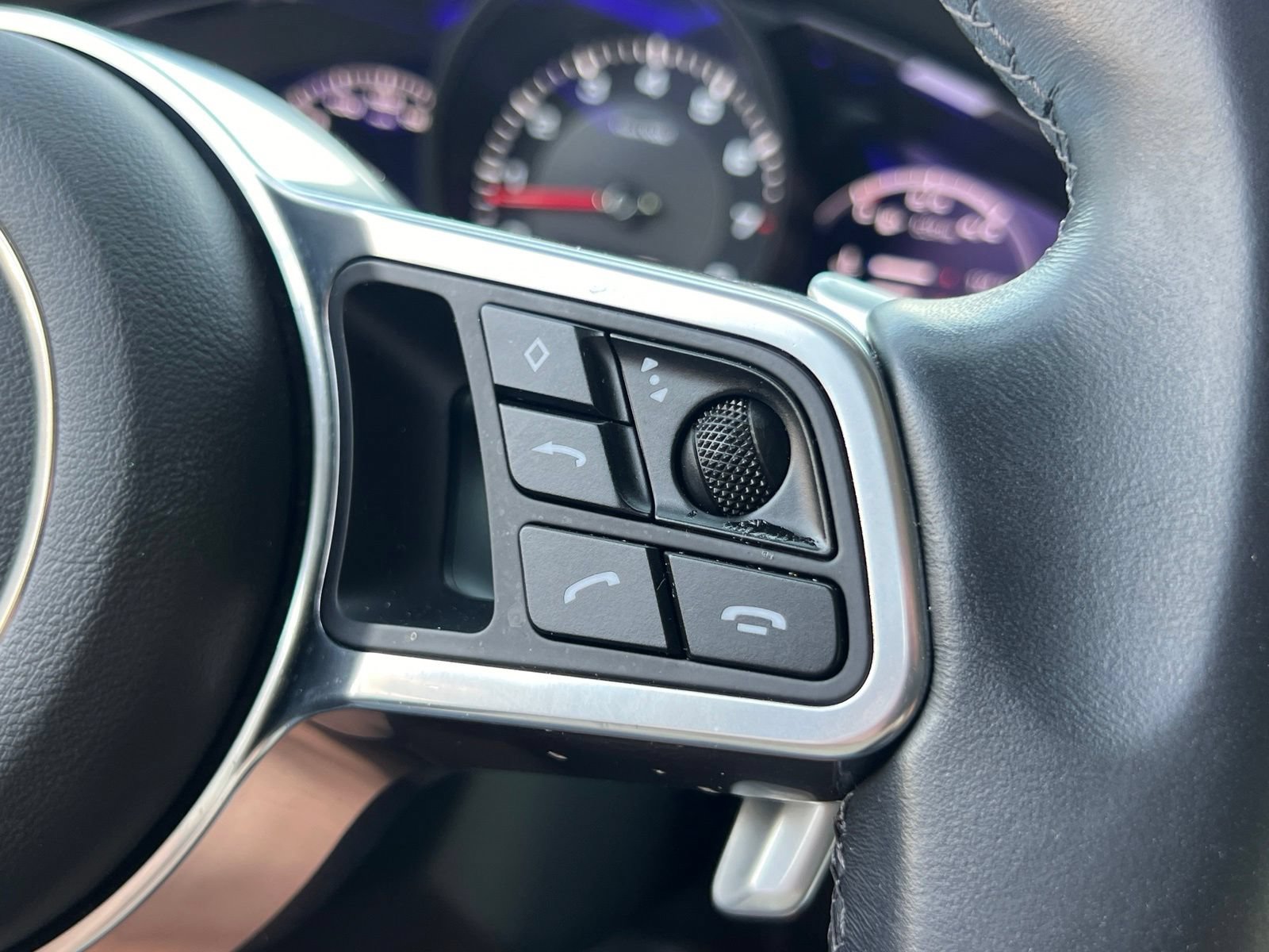 Certified 2022 Porsche Cayenne Platinum Edition AWD/4WD image 26