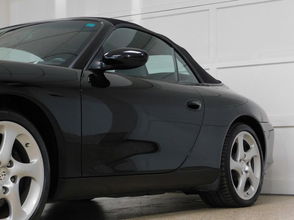 Used 2004 Porsche 911 Carrera RWD image 30