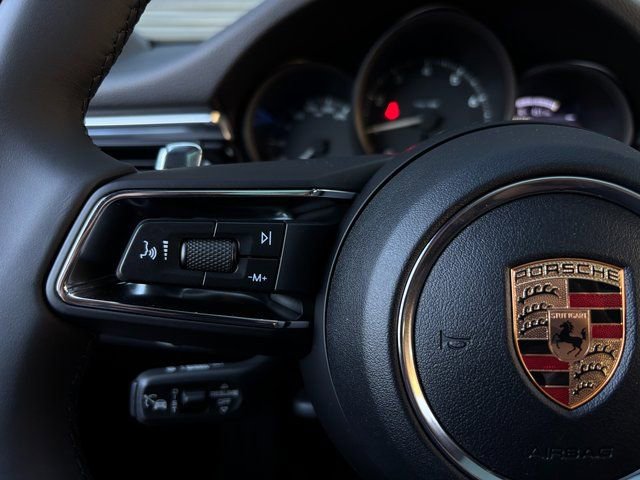 Certified 2026 Porsche Macan AWD/4WD image 15