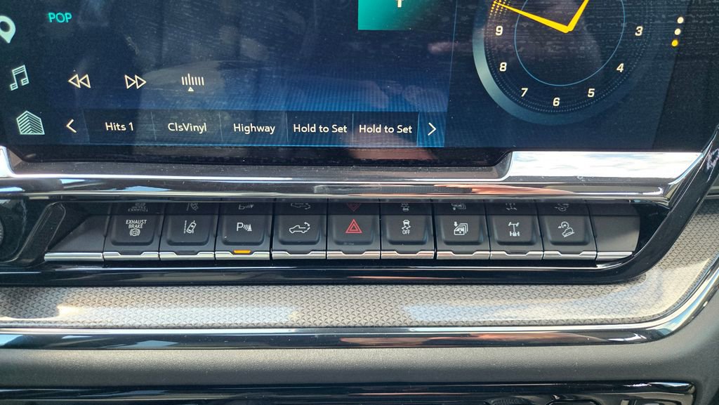 Used 2024 Chevrolet Silverado 2500 ZR2 w/ Technology Package image 22