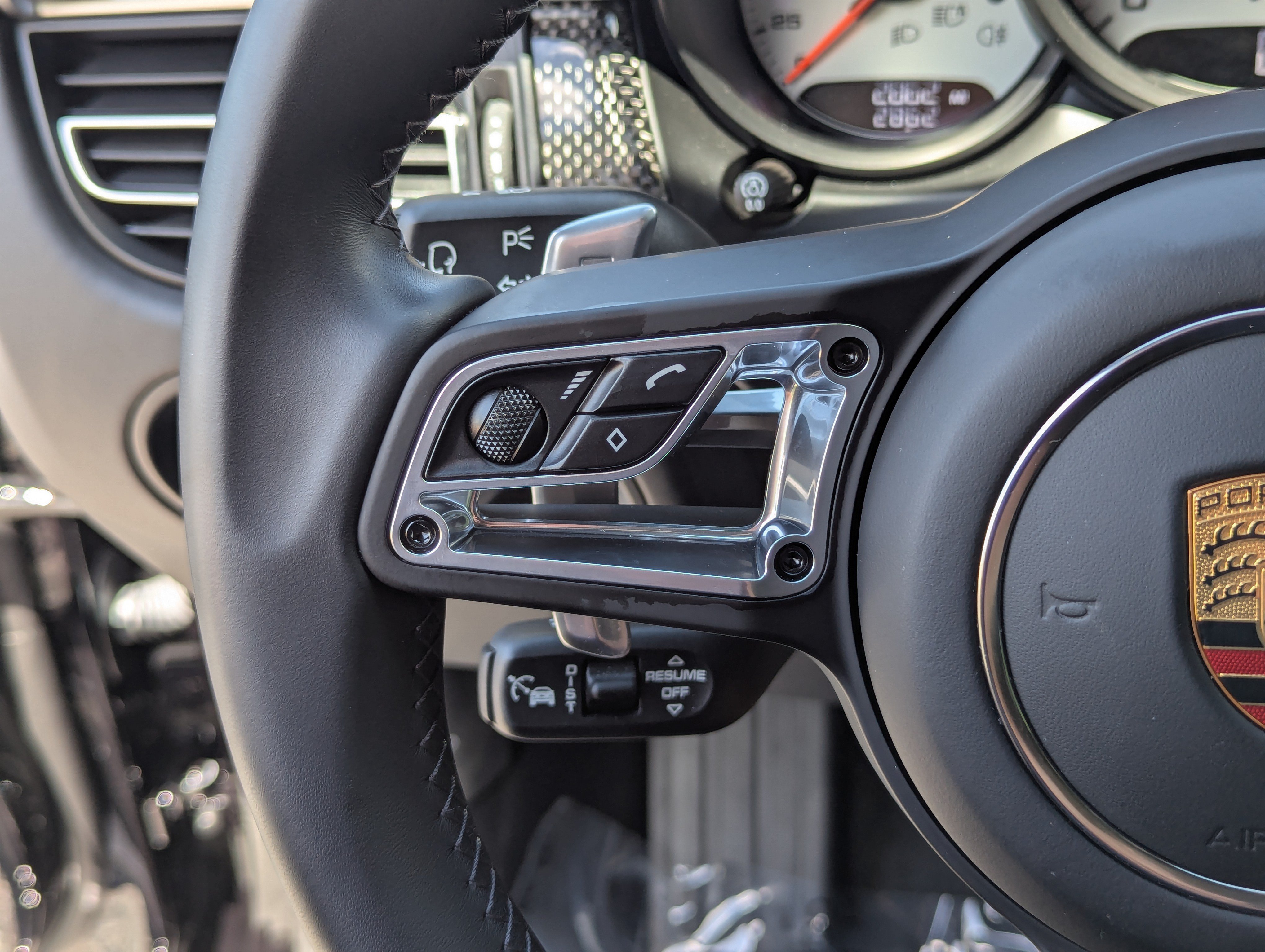Used 2020 Porsche Macan Turbo AWD/4WD image 29
