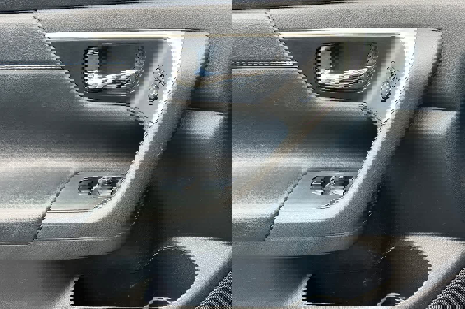 Used 2017 Nissan Altima 2.5 SR w/ Midnight Edition Package image 13