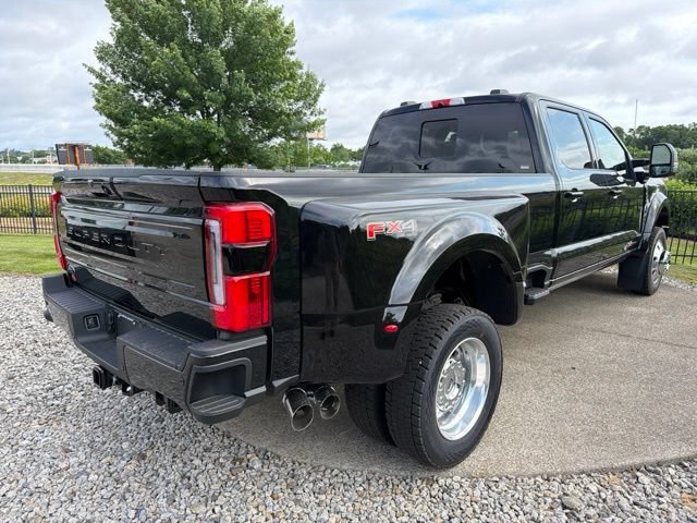 New 2026 Ford F450 Platinum w/ FX4 Off-Road Package AWD/4WD image 3