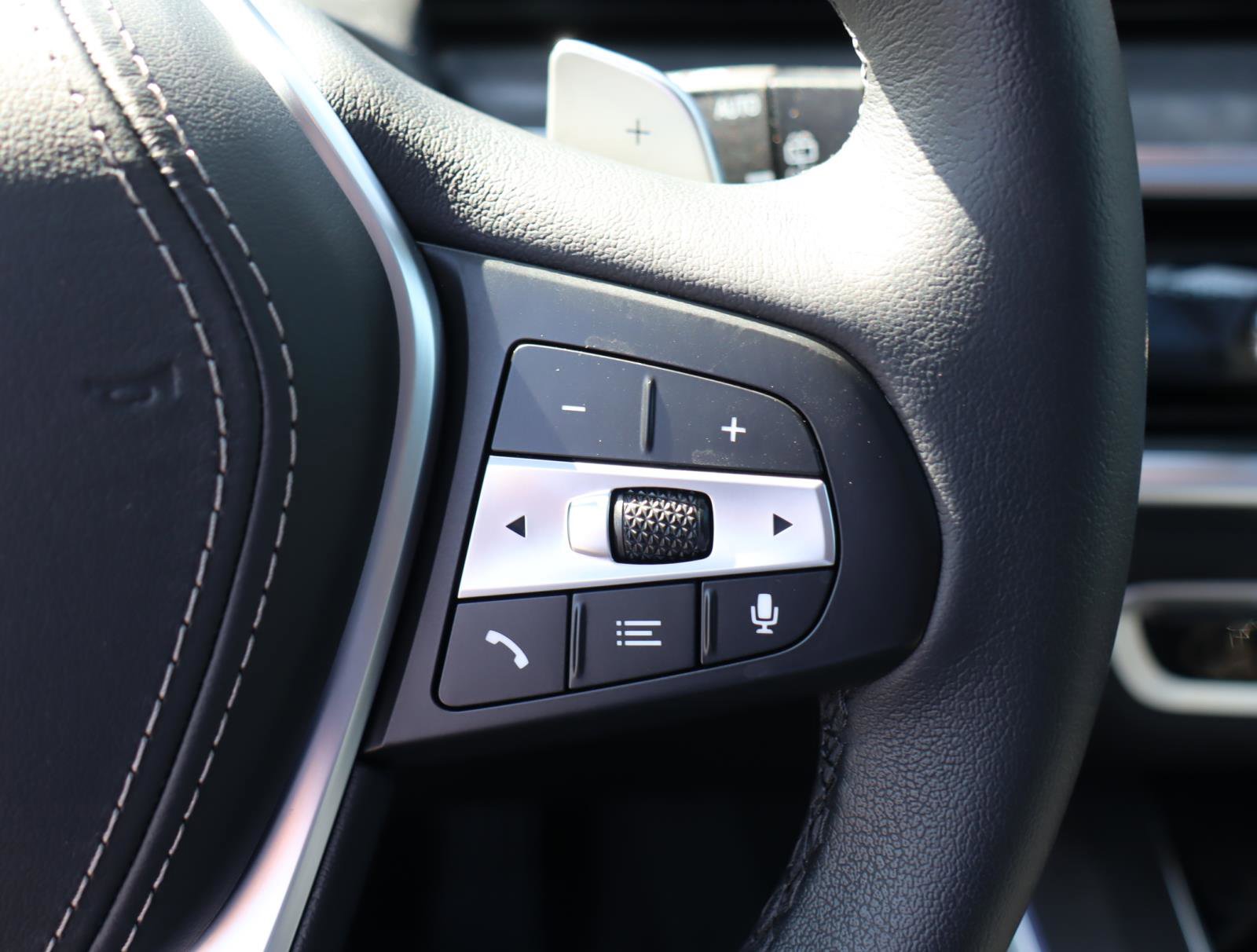 Used 2025 BMW X5 xDrive40i w/ Premium Package image 21