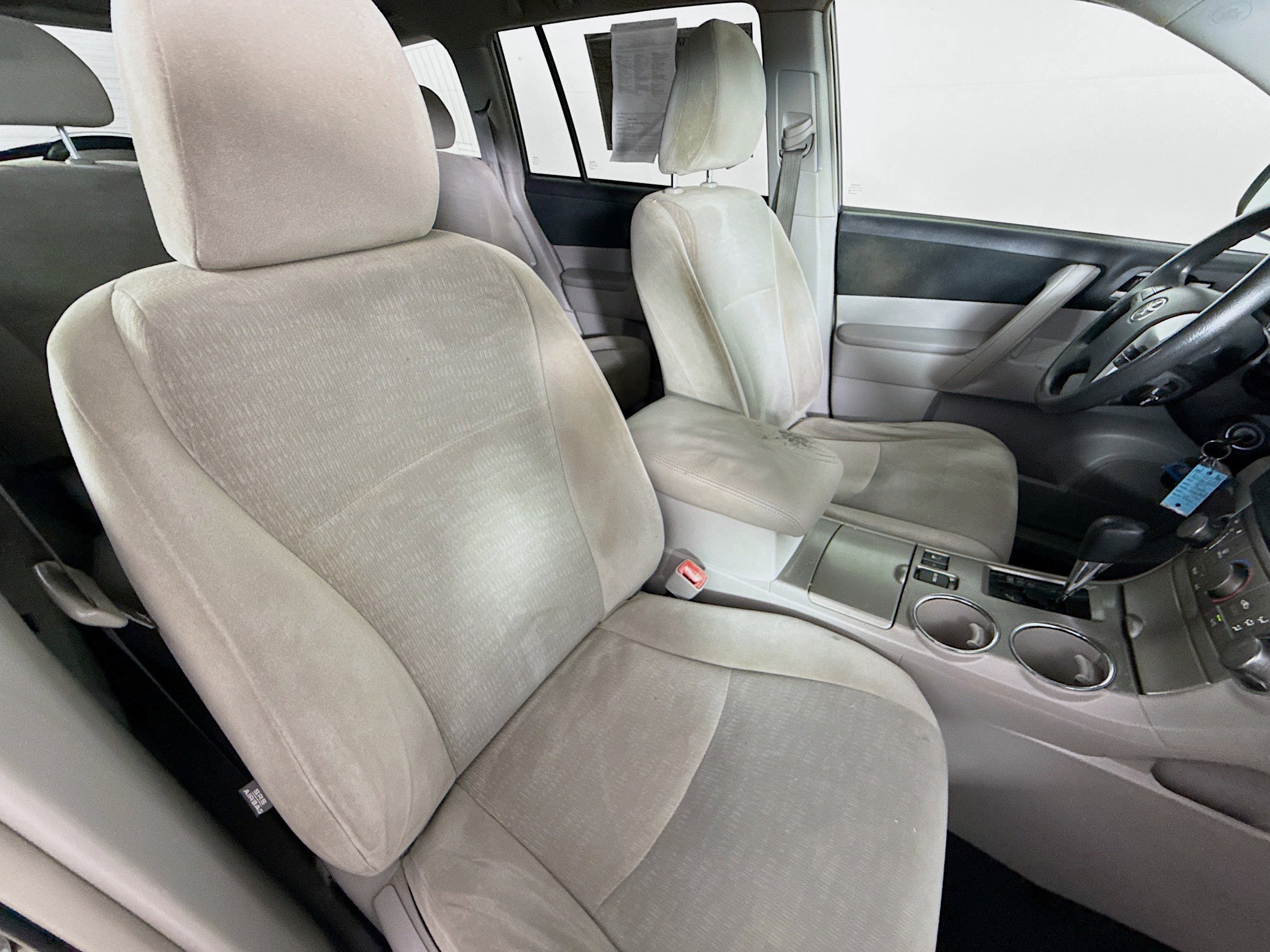 Used 2011 Toyota Highlander 4WD w/ Tech Pkg image 34