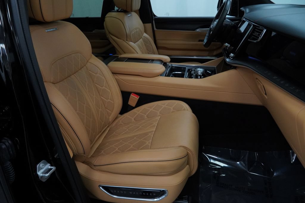 Certified 2025 Jeep Grand Wagoneer Series III w/ Rear Seat Video Group 1 AWD/4WD image 50