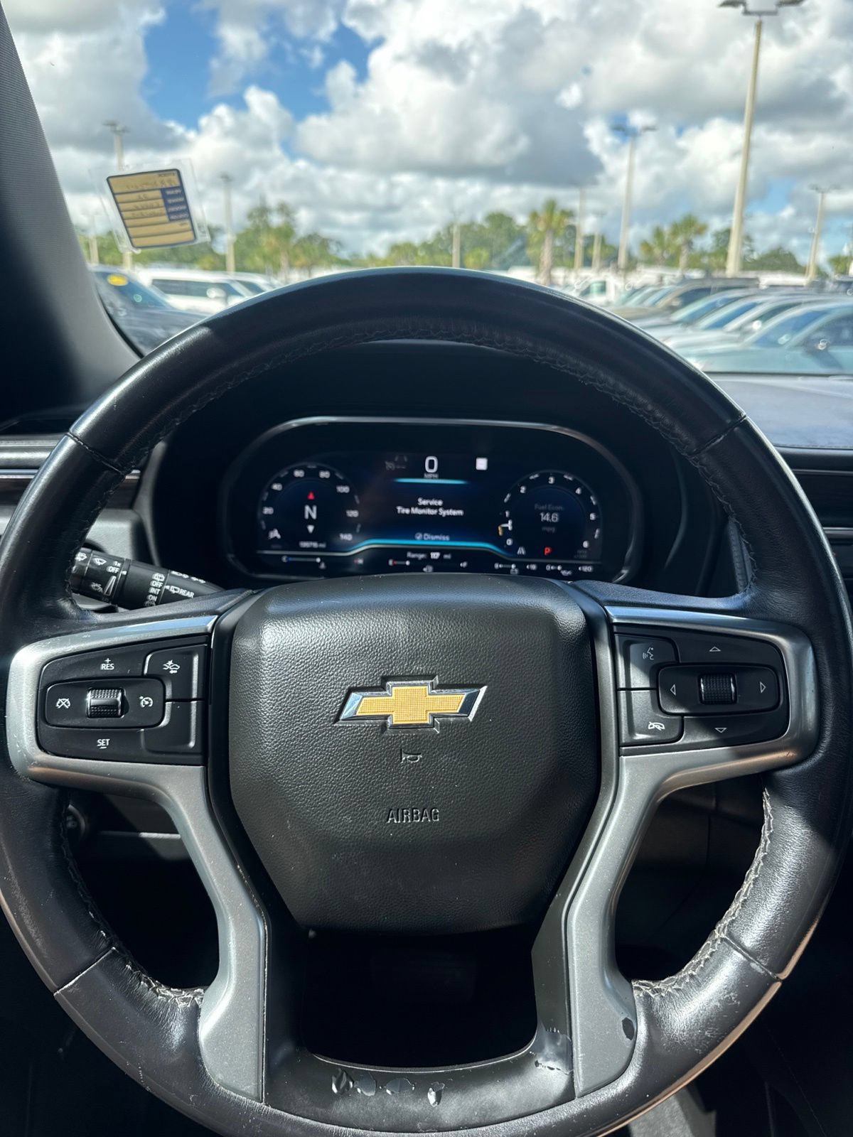 Used 2022 Chevrolet Suburban LT RWD image 14