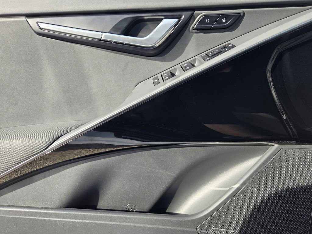 Certified 2024 Kia Niro Wave image 22