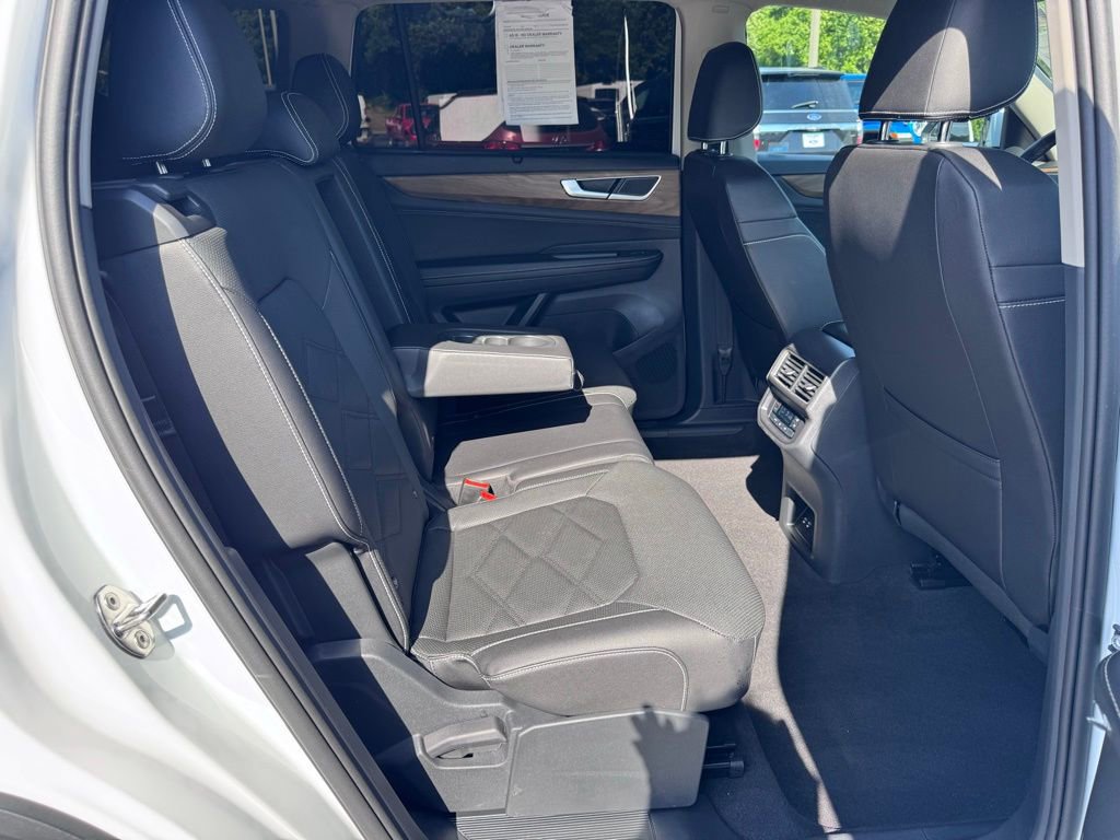 Used 2025 Volkswagen Atlas SE FWD image 25