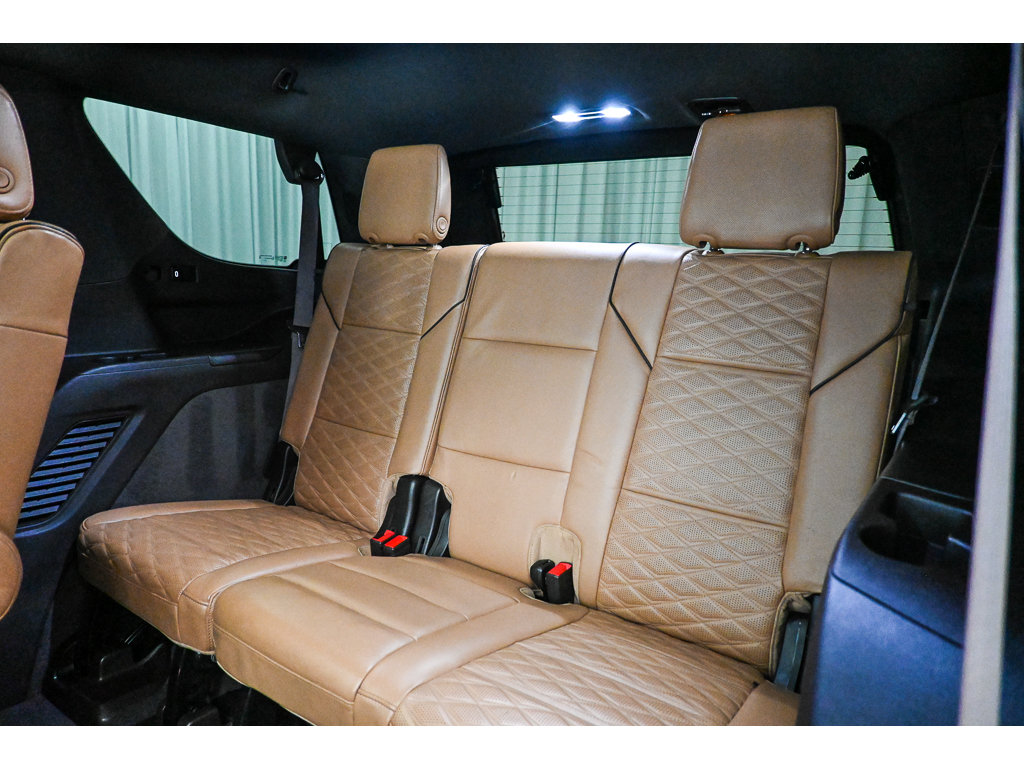 Used 2023 Cadillac Escalade Premium Luxury AWD/4WD image 28