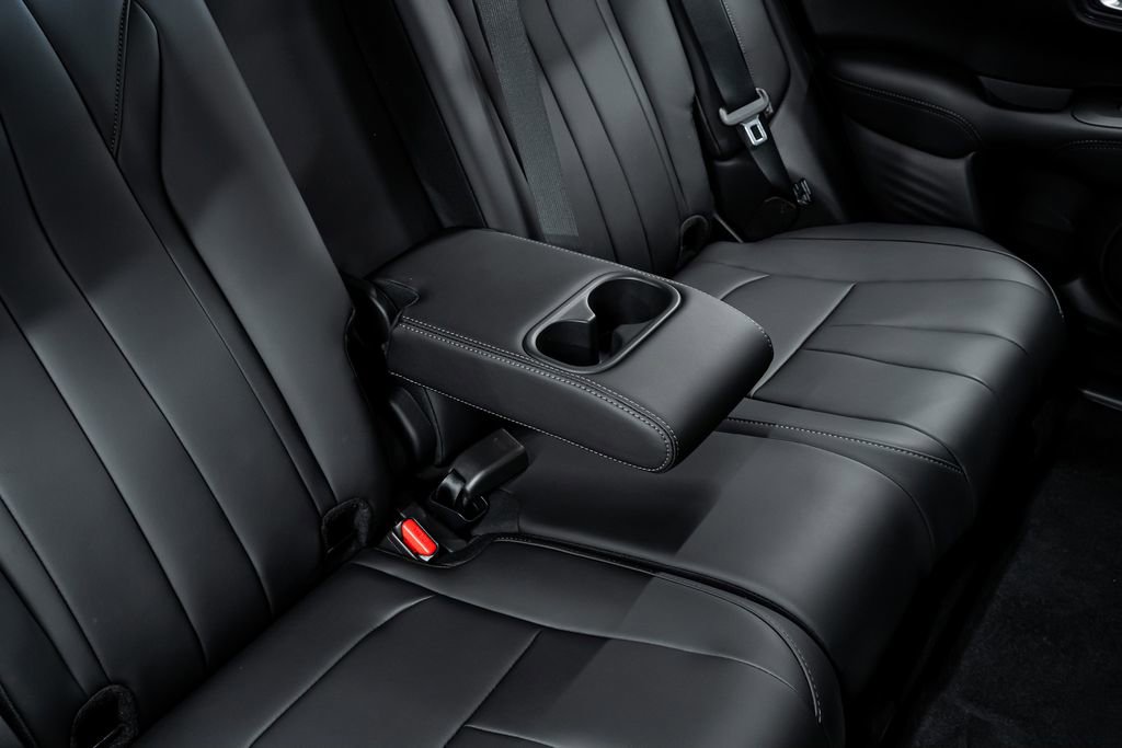 Certified 2025 Acura ADX FWD image 23