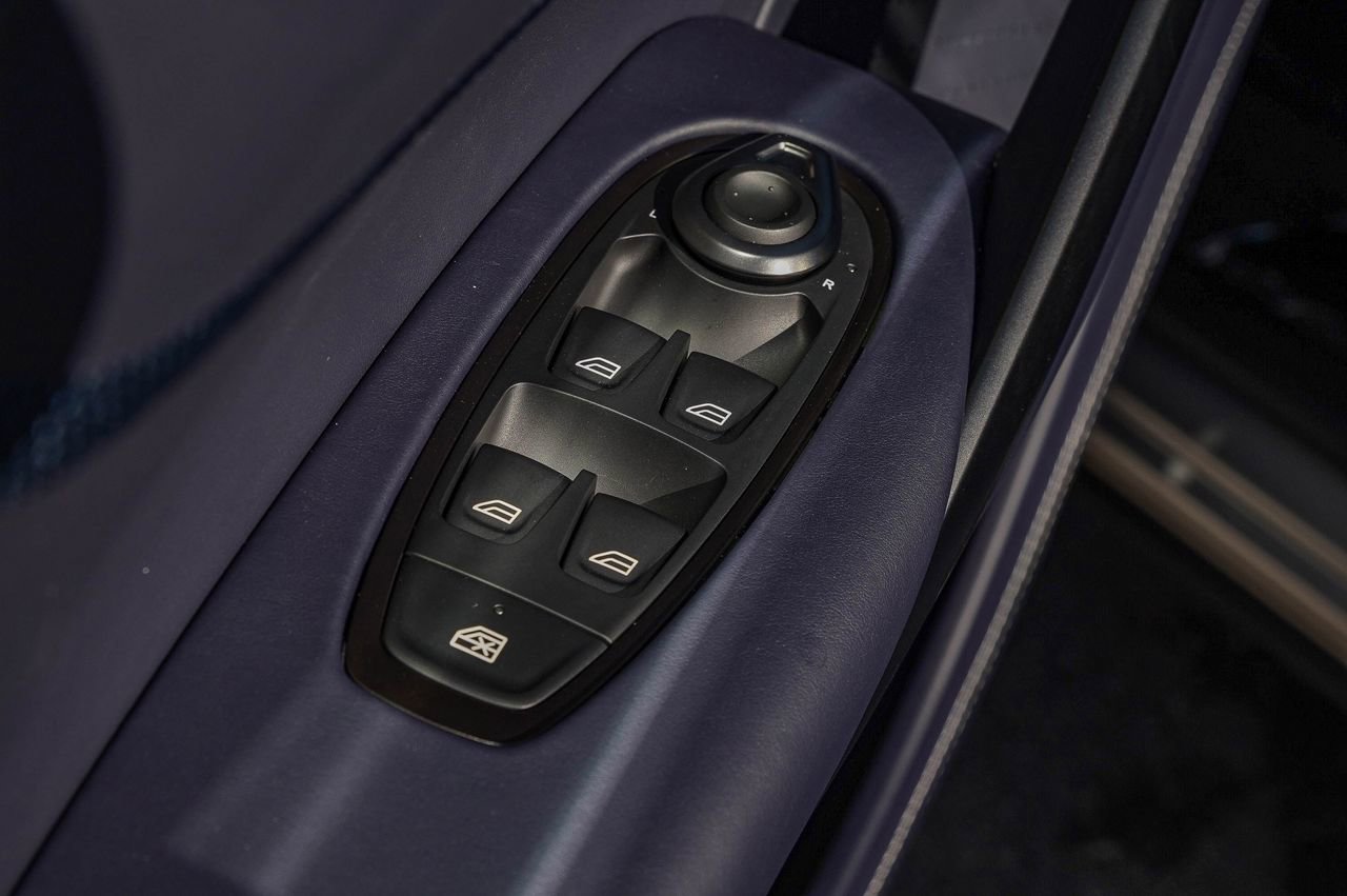 New 2026 Aston Martin DBX 707 image 28