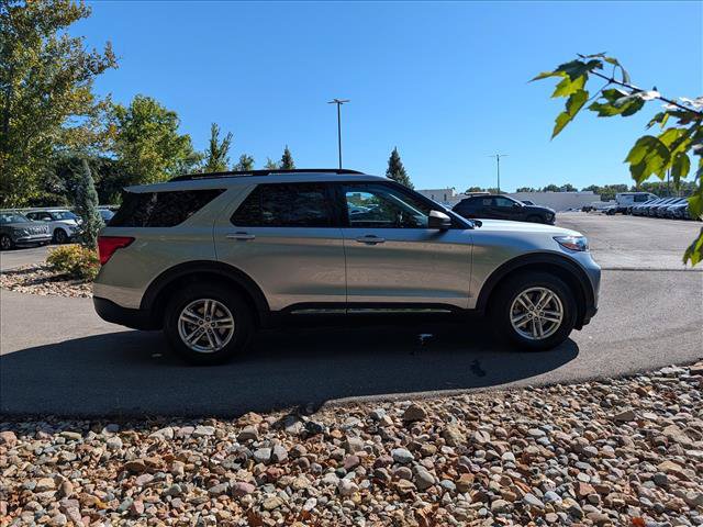 Used 2022 Ford Explorer XLT AWD/4WD image 6