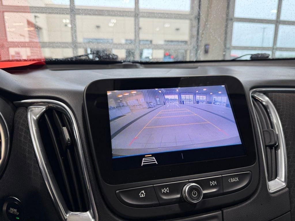 Used 2022 Chevrolet Malibu LT FWD image 16