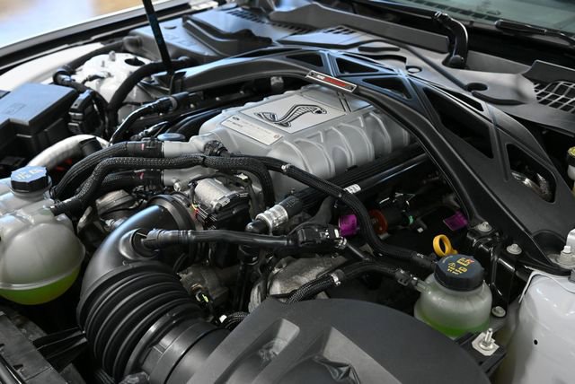 Used 2020 Ford Mustang Shelby GT500 w/ Carbon Fiber Track Pack image 35