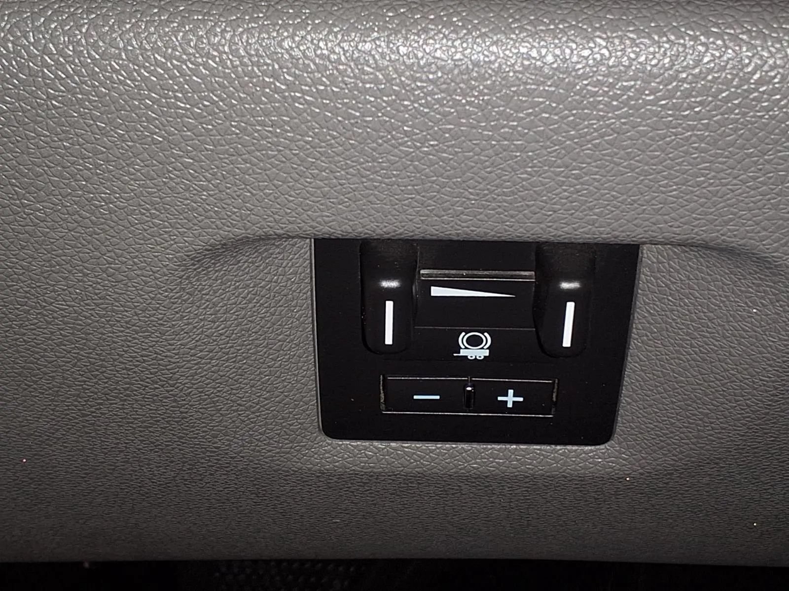 Used 2010 Chevrolet Silverado 3500 W/T AWD/4WD image 23