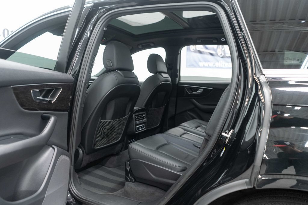 Used 2023 Audi Q7 3.0T Premium w/ Convenience Package AWD/4WD image 14