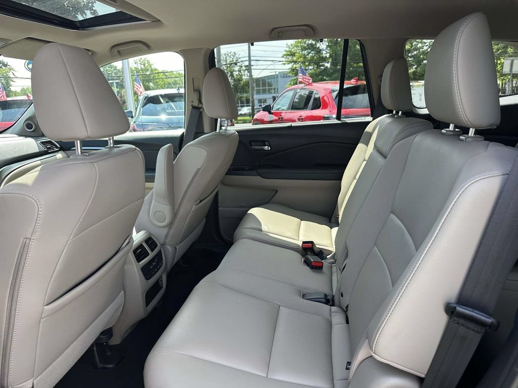 Certified 2022 Honda Pilot Special Edition image 9