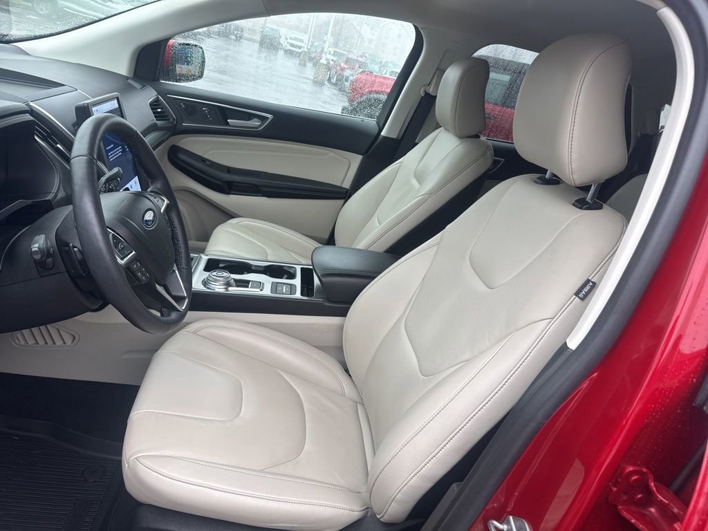 Certified 2022 Ford Edge Titanium w/ Class II Trailer Tow Package image 11