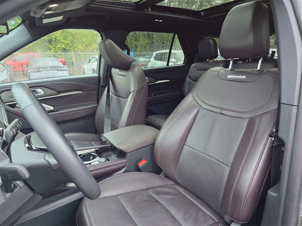 Used 2025 Ford Explorer Platinum image 22