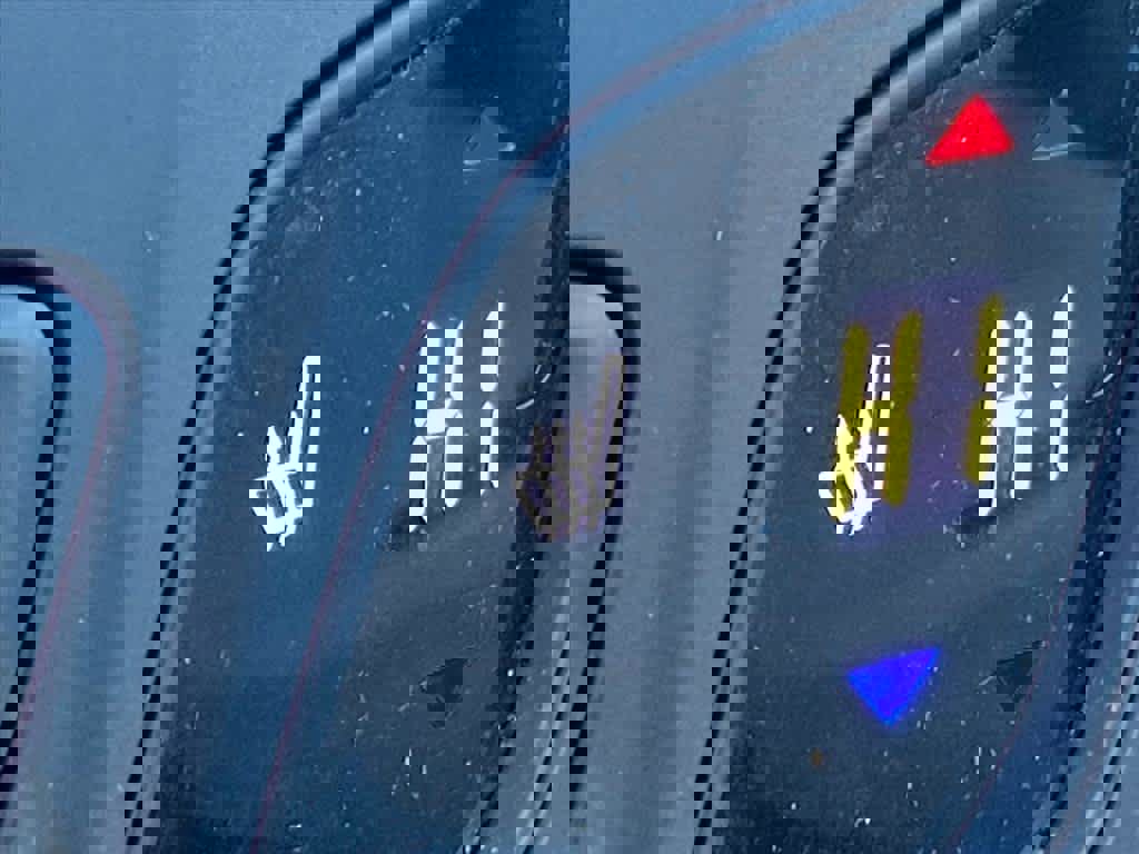 Used 2017 Buick Envision Essence image 16