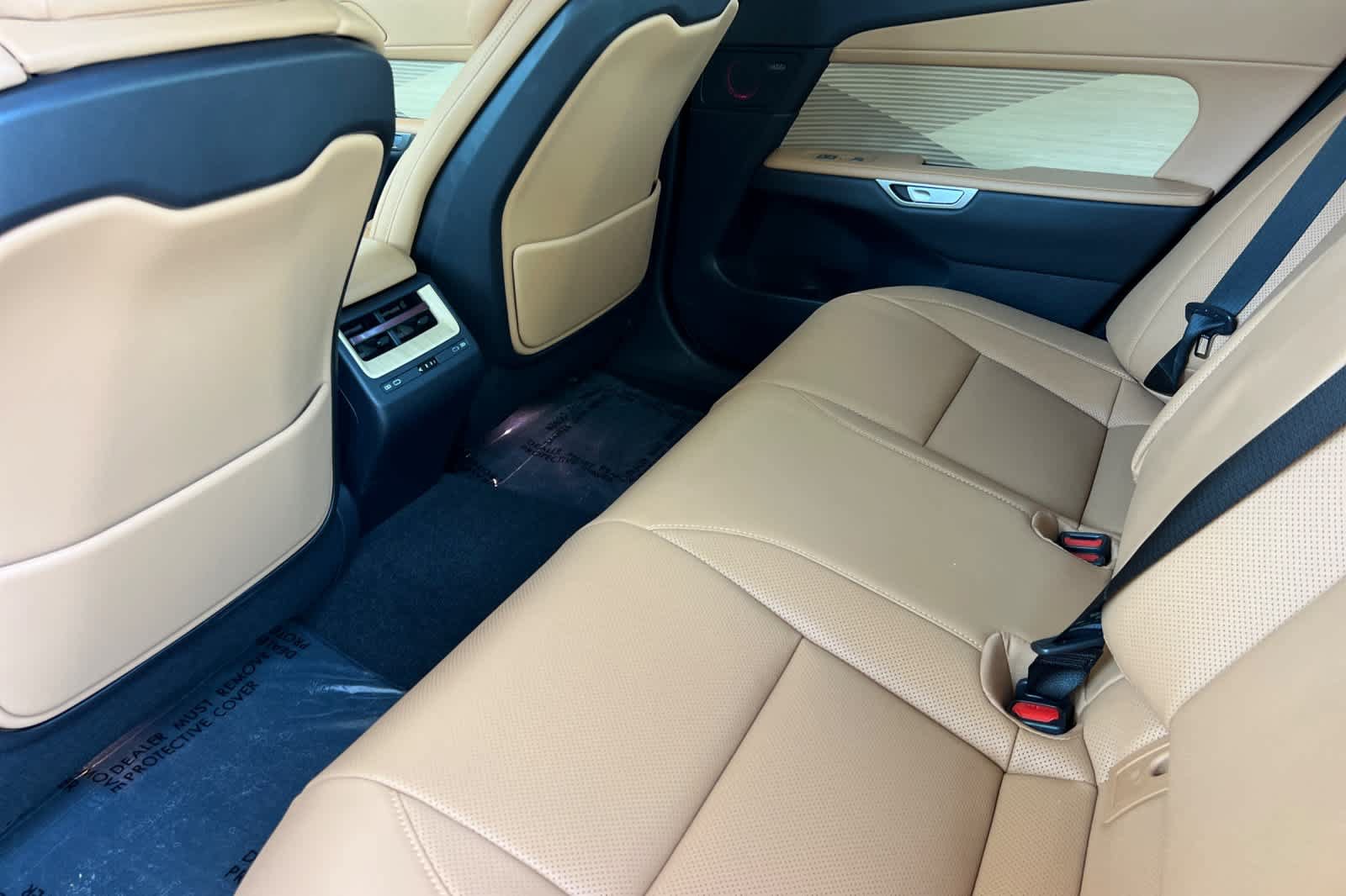 New 2026 Lexus ES 350e w/ Cold Area Package FWD image 4