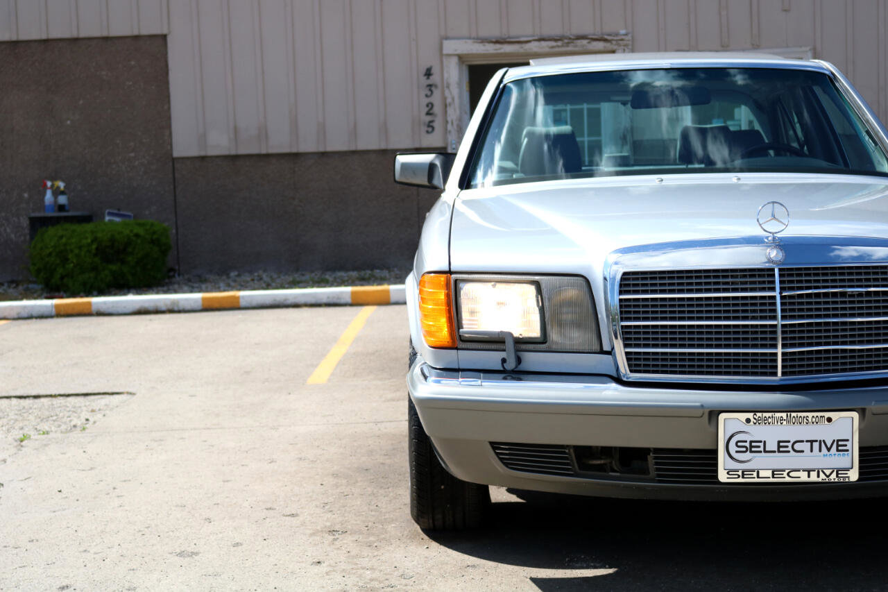 Used 1990 Mercedes-Benz 300 SE image 4
