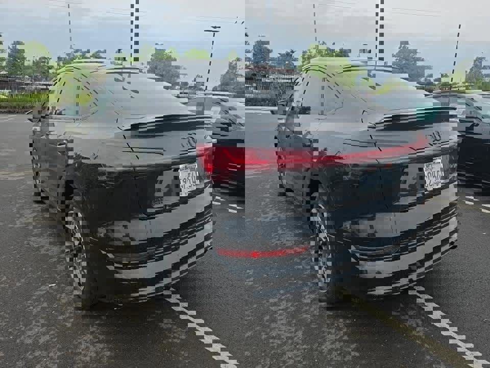 Used 2023 Audi e-tron Premium w/ Convenience Plus Package image 5