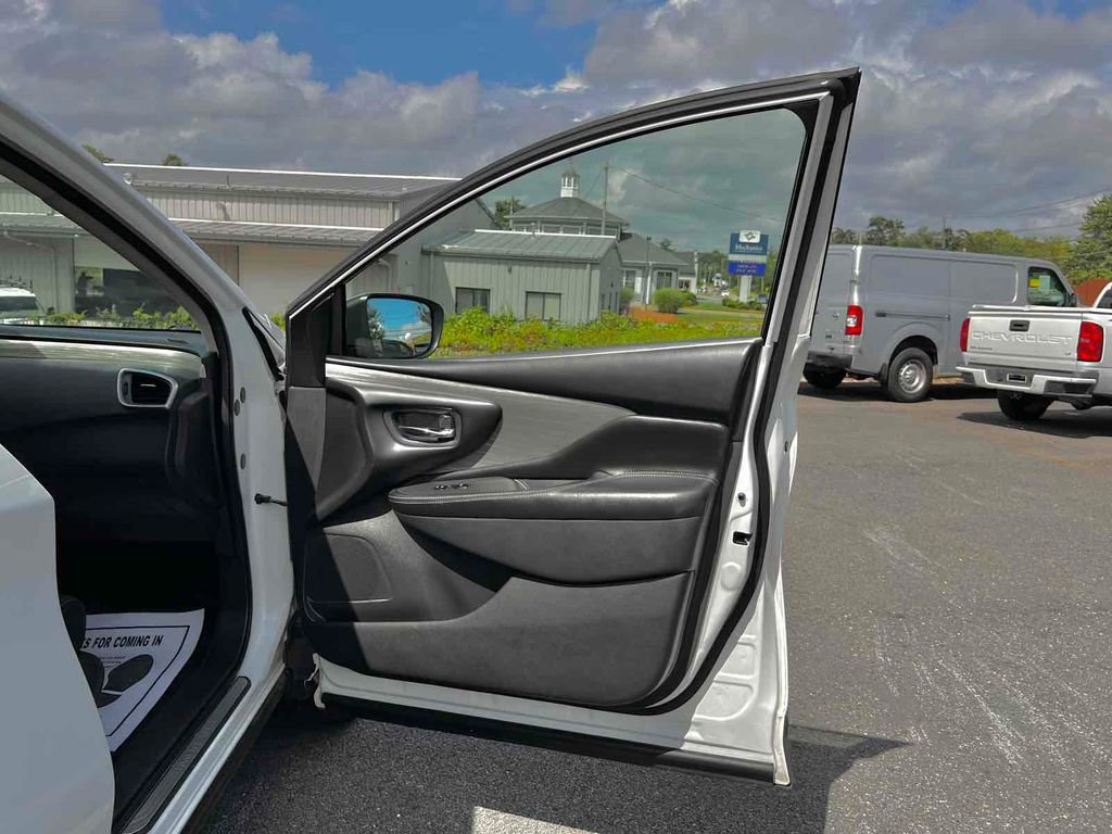 Used 2018 Nissan Murano S image 14