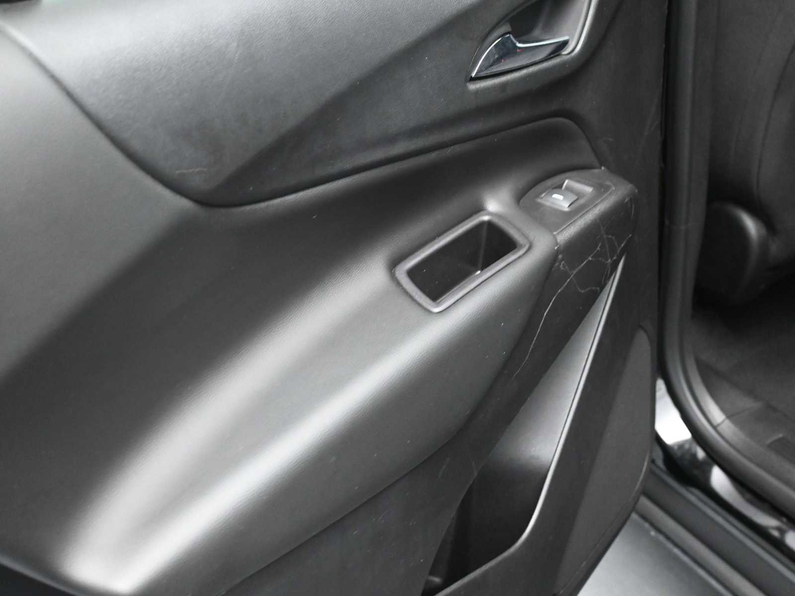 Used 2020 Chevrolet Equinox LT image 17