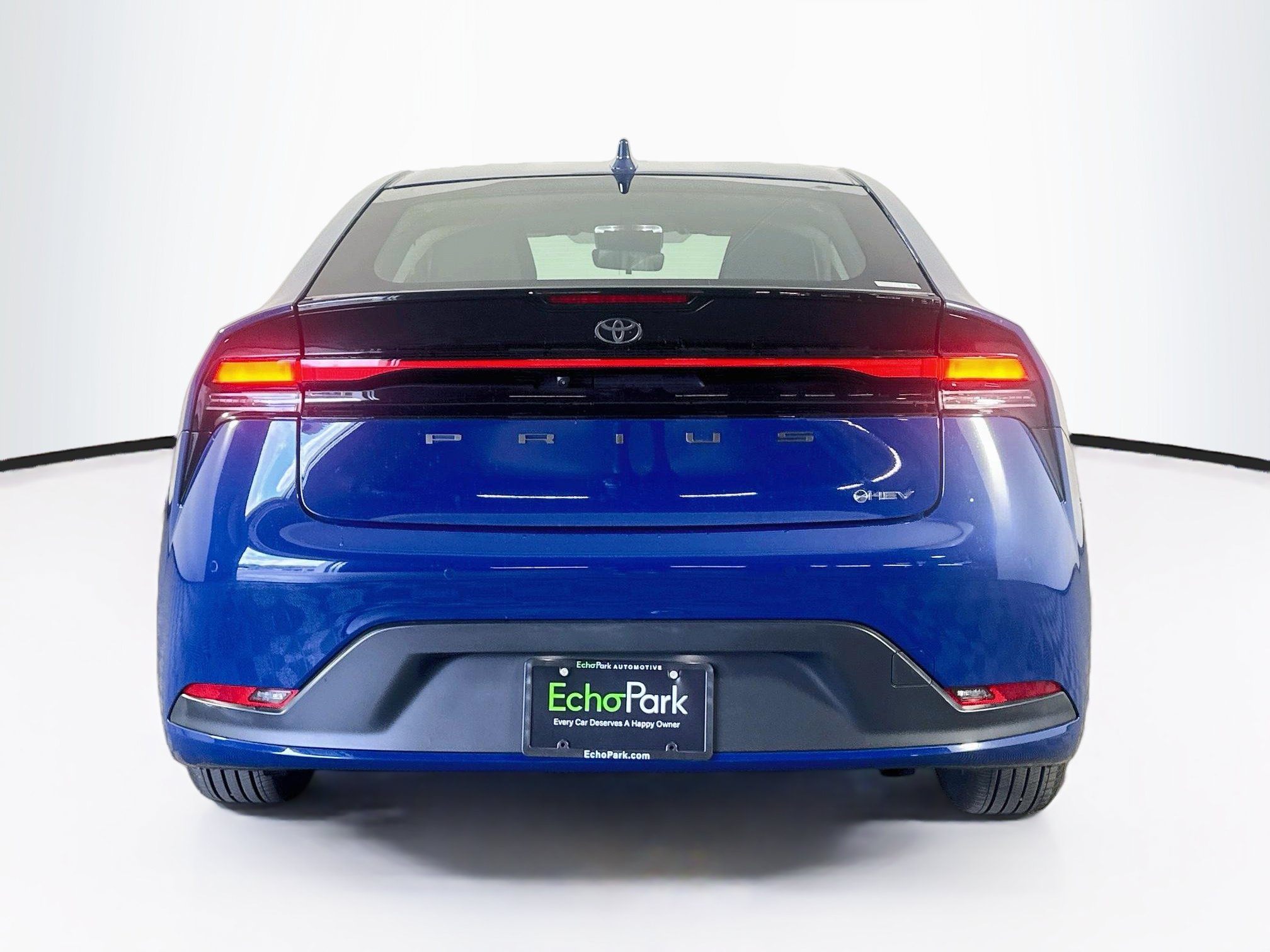 Used 2024 Toyota Prius LE FWD image 7