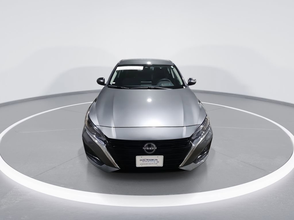 Used 2024 Nissan Altima 2.5 SV FWD image 3