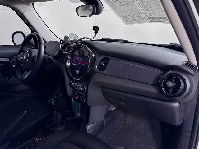 Used 2022 MINI Cooper 4-Door Hardtop image 29