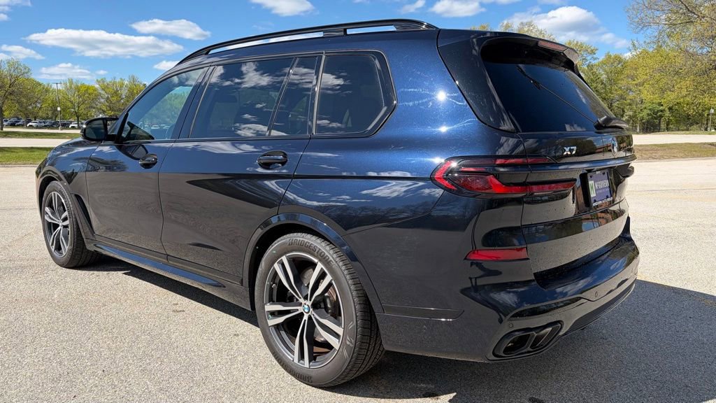 Used 2024 BMW X7 M60i w/ Climate Comfort Package AWD/4WD image 3