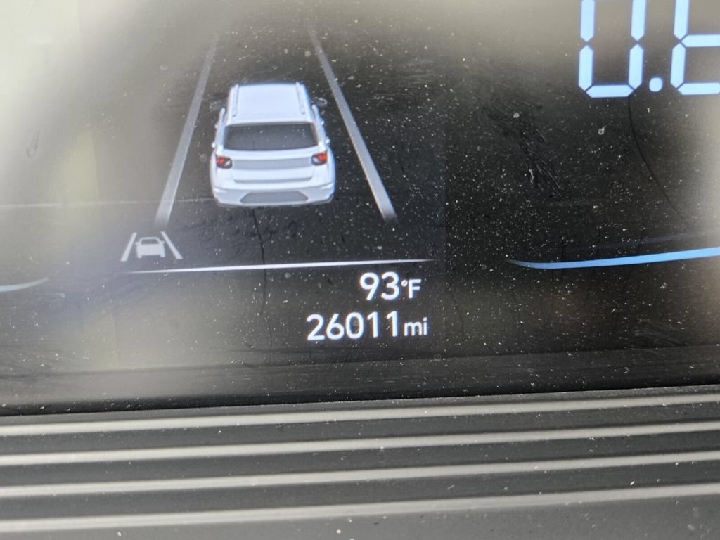 Certified 2023 Hyundai Venue SEL FWD image 25